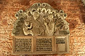 Pavia, Chiesa di San Michele Maggiore. La cripta. Monumento al Beato Martino 